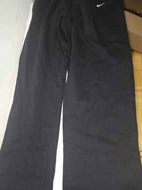 New With Tags Nike Black Athletic Sweatpants with Swoosh Heavyweight Cotton M